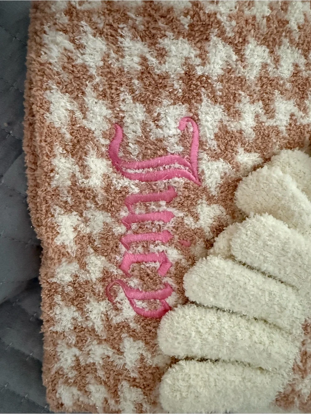 Juicy Couture Pink and Cream Houndstooth Kids Hat, Scarf & Gloves Set